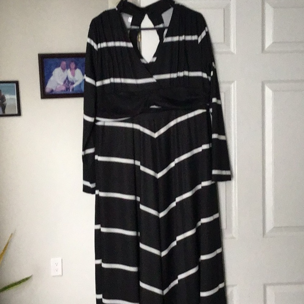 Long sleeve Black & White Maxi Dress